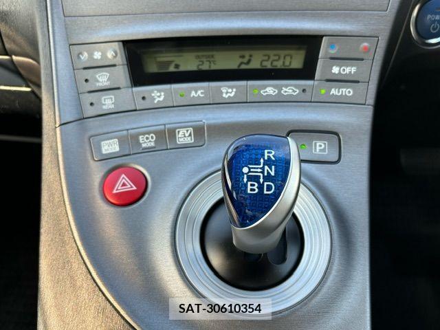 Toyota PRIUS 2013-03 366560-19