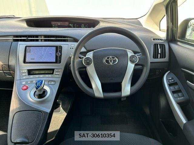 Toyota PRIUS 2013-03 366560-13