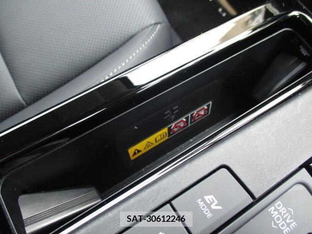 Toyota PRIUS 2023-10 384179-11