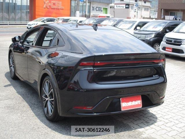 Toyota PRIUS 2023-10 384179-1