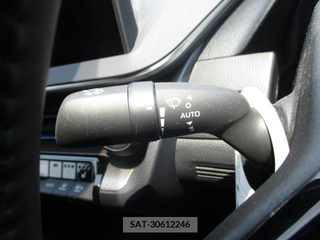 Toyota PRIUS 2023-10 384179-15