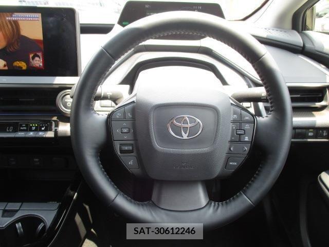 Toyota PRIUS 2023-10 384179-12