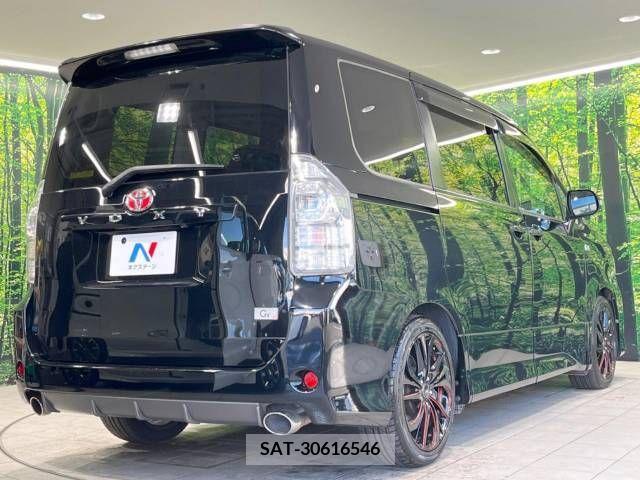 Toyota VOXY 2011-01 253026-18
