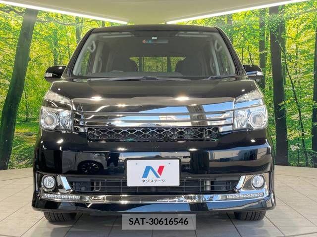 Toyota VOXY 2011-01 253026-15