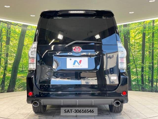 Toyota VOXY 2011-01 253026-16