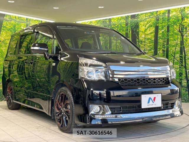 Toyota VOXY 2011-01 253026-17