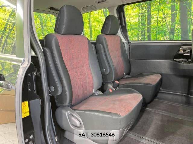 Toyota VOXY 2011-01 253026-9