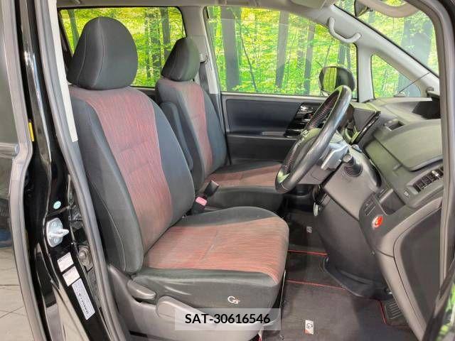 Toyota VOXY 2011-01 253026-8