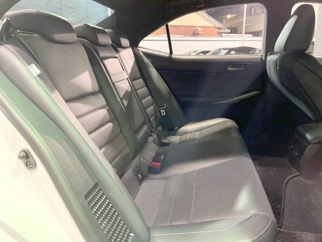 Lexus IS 2017-03 25353-10