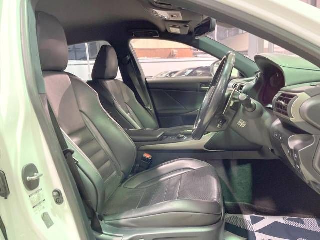 Lexus IS 2017-03 25353-9