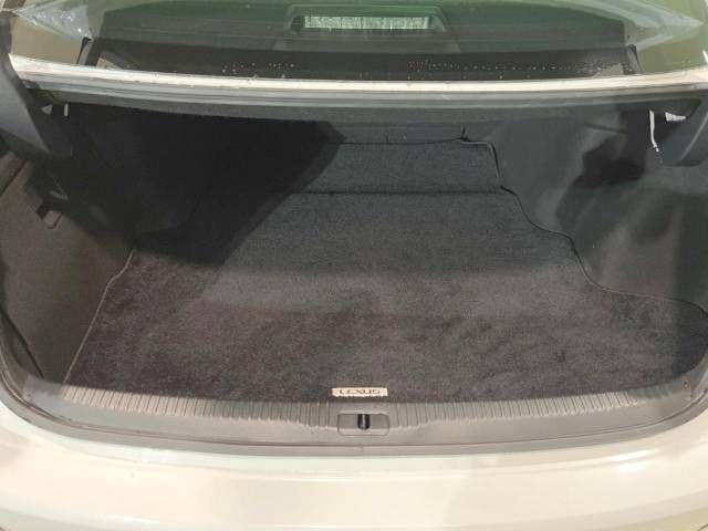 Lexus IS 2017-03 25353-11