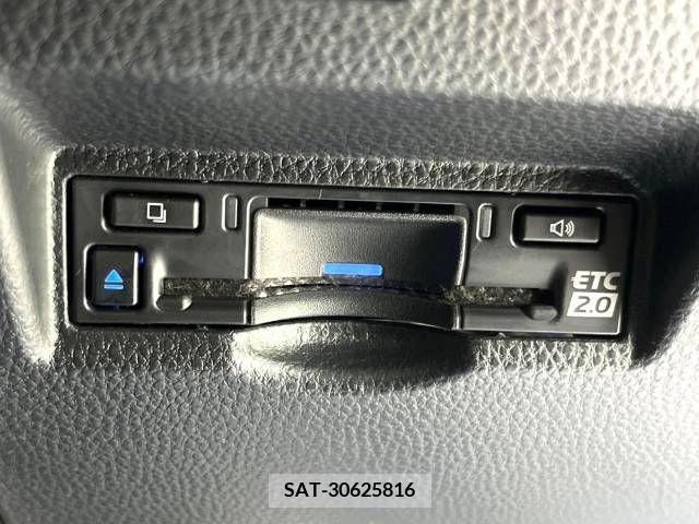 Toyota VOXY 2023-04 206333-6