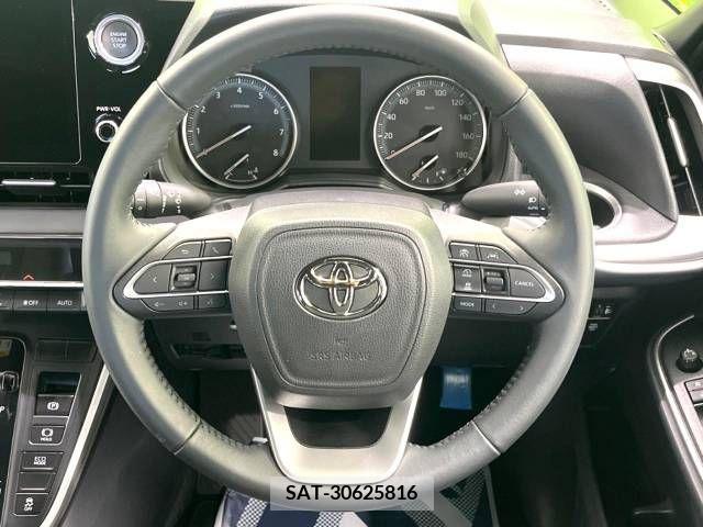 Toyota VOXY 2023-04 206333-12