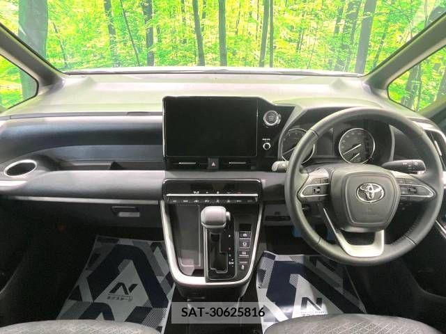 Toyota VOXY 2023-04 206333-1