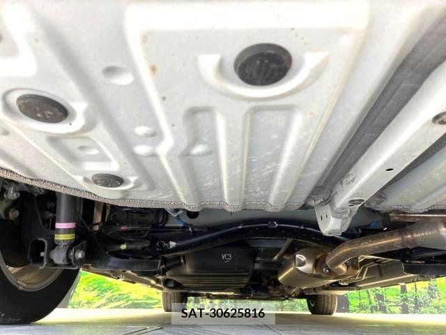 Toyota VOXY 2023-04 206333-19