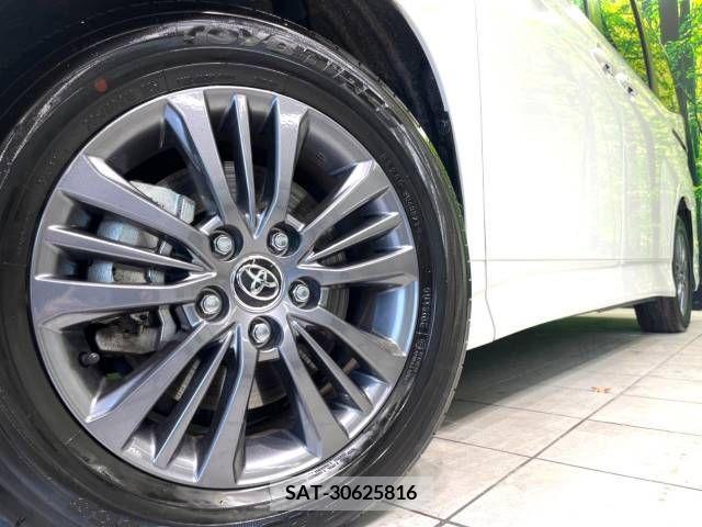 Toyota VOXY 2023-04 206333-14