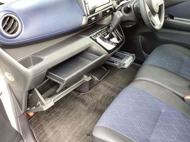 Mitsubishi EK X 2021-11 19322-8