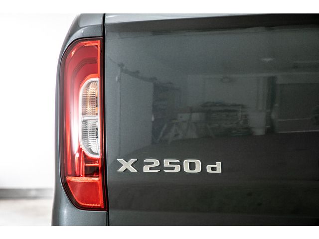 Mercedes Benz X-CLASS 2018-12 25016-19