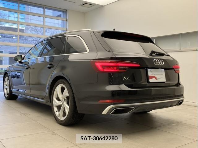 Audi A4 2019-06 218076-5