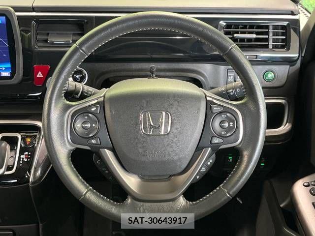 Honda STEP WGN 2017-12 324702-12