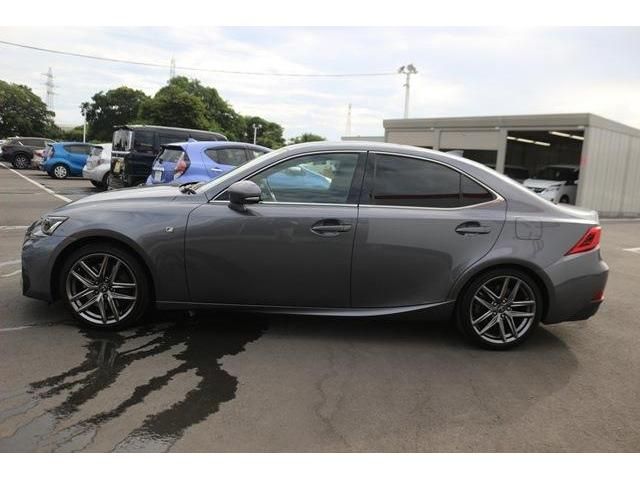 Lexus IS 2016-12 4128-4