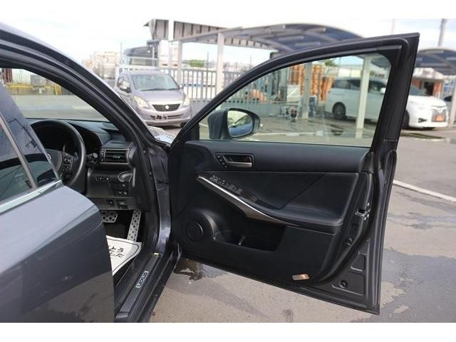 Lexus IS 2016-12 4128-9