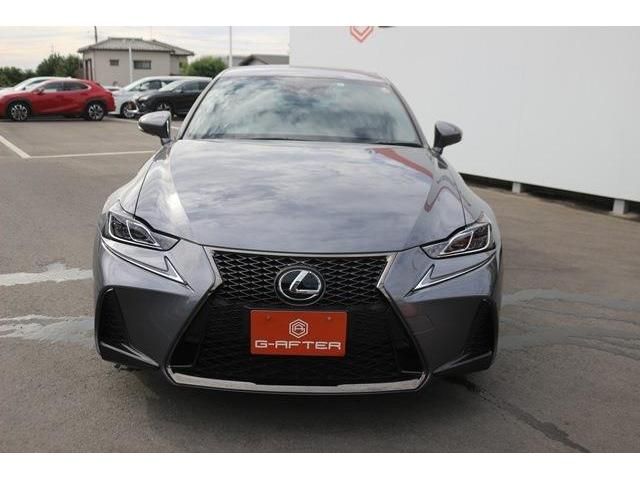 Lexus IS 2016-12 4128-1
