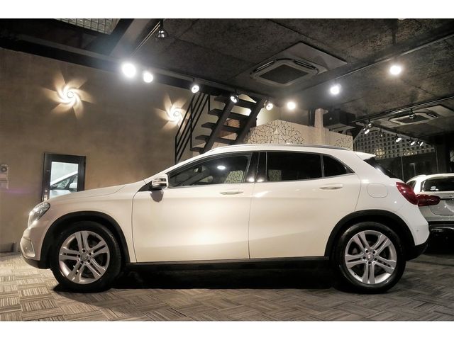 Mercedes Benz GLA-CLASS 2014-09 4221-4