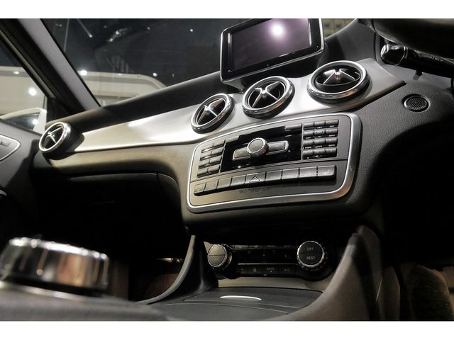 Mercedes Benz GLA-CLASS 2014-09 4221-11