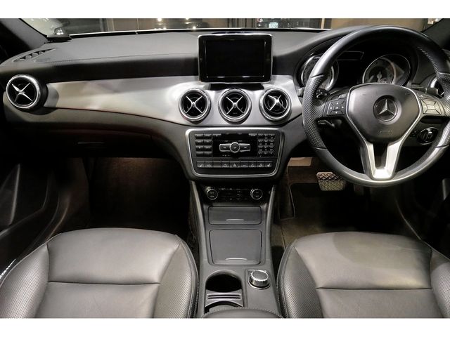 Mercedes Benz GLA-CLASS 2014-09 4221-15