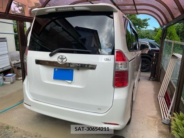 Toyota NOAH 2009-12 392836-3