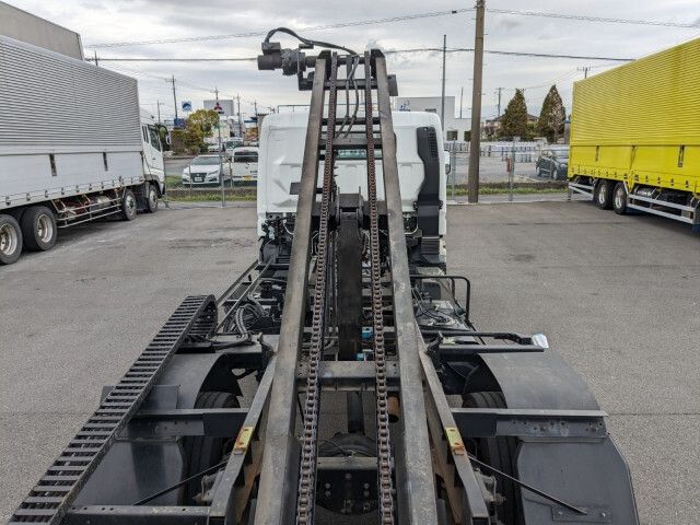 Mitsubishi CANTER 2018-05 187523-24
