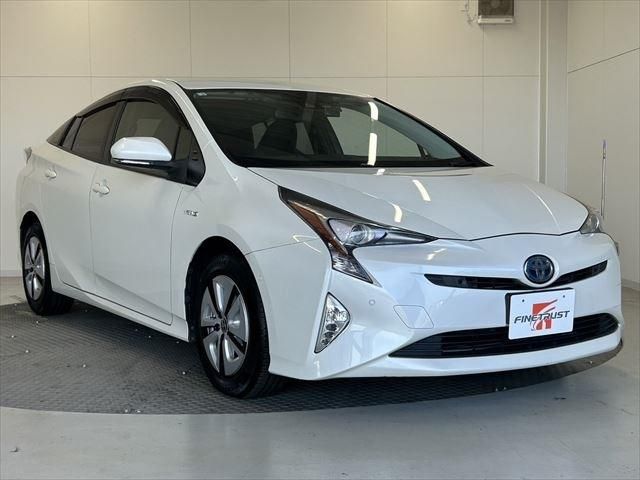 Toyota PRIUS 2016-05 17449-2