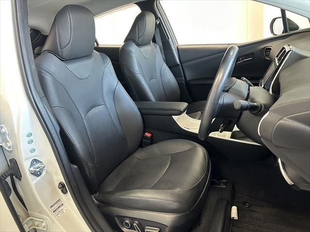 Toyota PRIUS 2016-05 17449-19