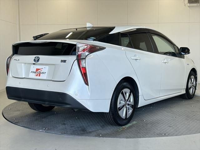 Toyota PRIUS 2016-05 17449-4