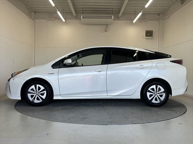 Toyota PRIUS 2016-05 17449-7