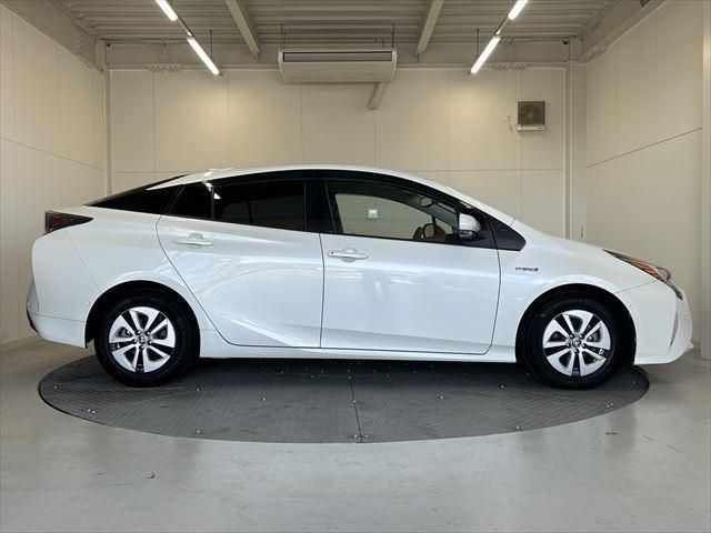 Toyota PRIUS 2016-05 17449-3
