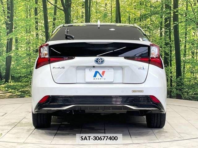 Toyota PRIUS 2021-02 335711-14