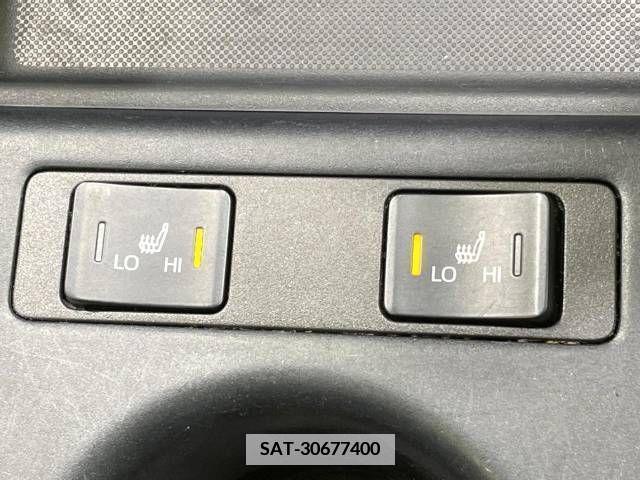 Toyota PRIUS 2021-02 335711-5