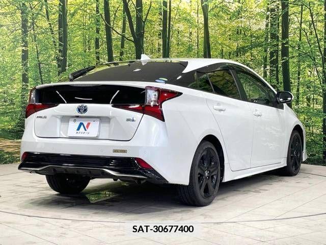Toyota PRIUS 2021-02 335711-16