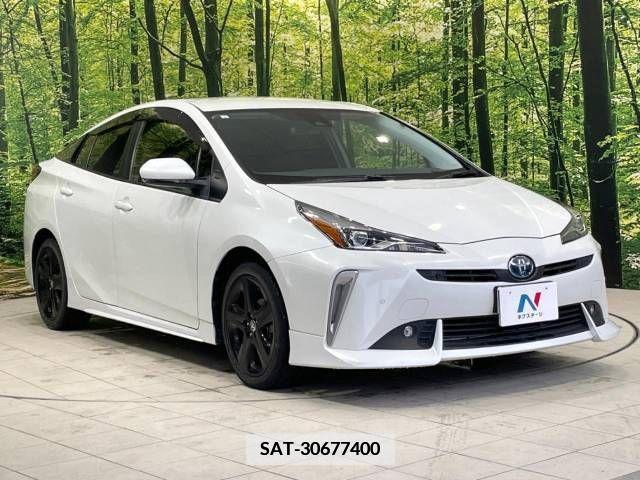 Toyota PRIUS 2021-02 335711-15