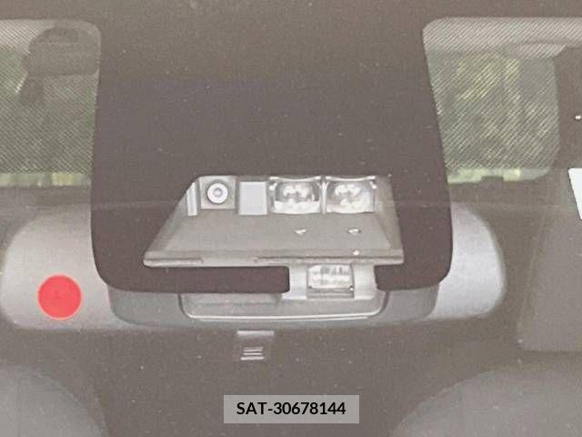 Toyota AQUA 2018-04 381644-4