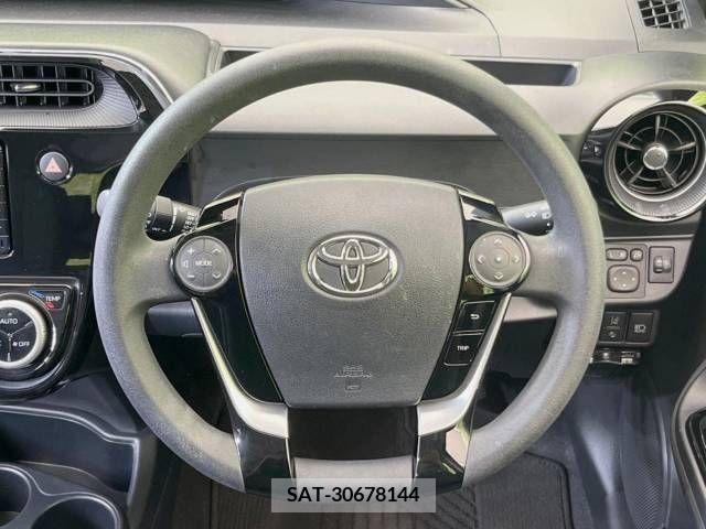 Toyota AQUA 2018-04 381644-11