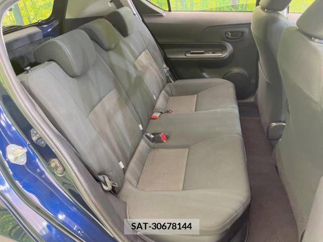 Toyota AQUA 2018-04 381644-9