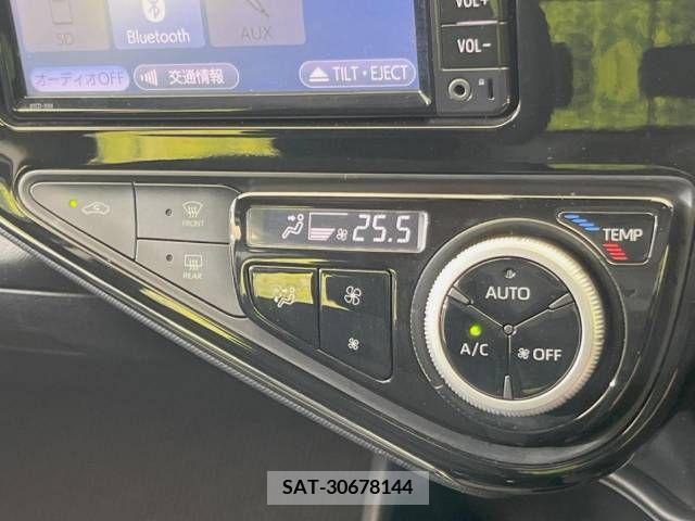 Toyota AQUA 2018-04 381644-6