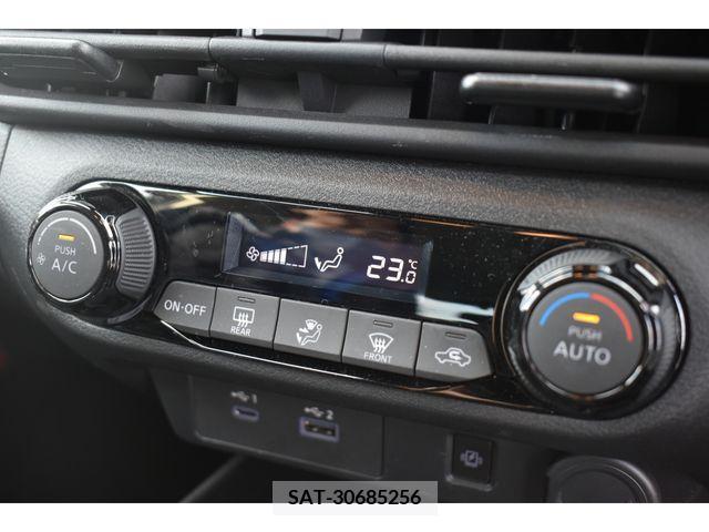 Nissan NOTE 2021-08 215568-9