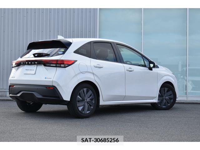 Nissan NOTE 2021-08 215568-1