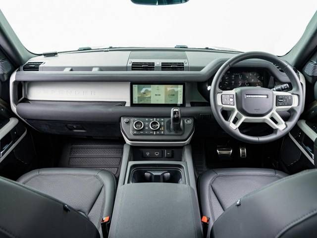 ROVER DEFENDER 2023-03 186819-1