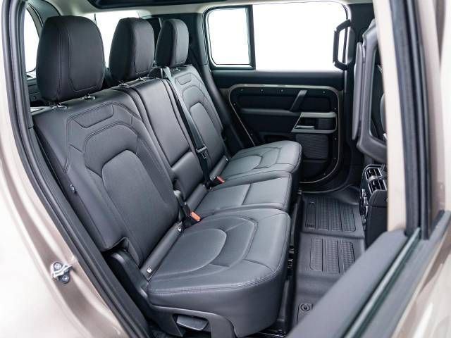 ROVER DEFENDER 2023-03 186819-10