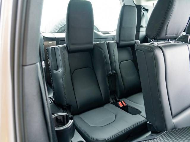 ROVER DEFENDER 2023-03 186819-7